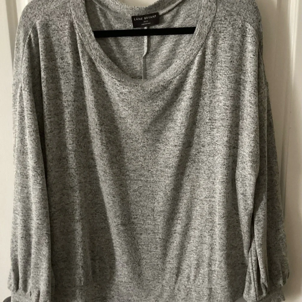 Lane Bryant Classic Long-Sleeve Top with Shirttail Hem Heather Grey 18/20 - Picture 5 of 9